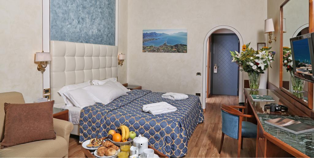Hotel Villa Capri Гардоне Ривера Екстериор снимка