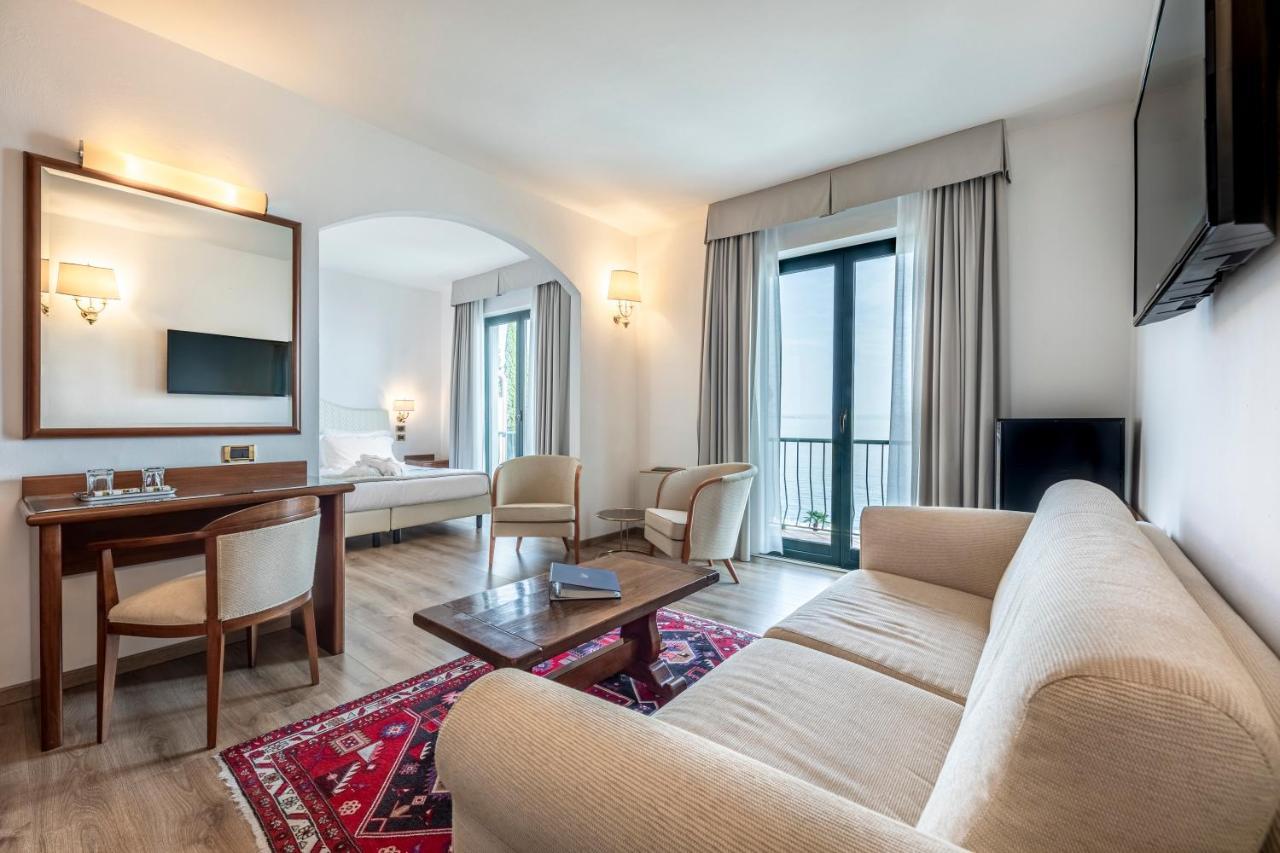 Hotel Villa Capri Гардоне Ривера Екстериор снимка
