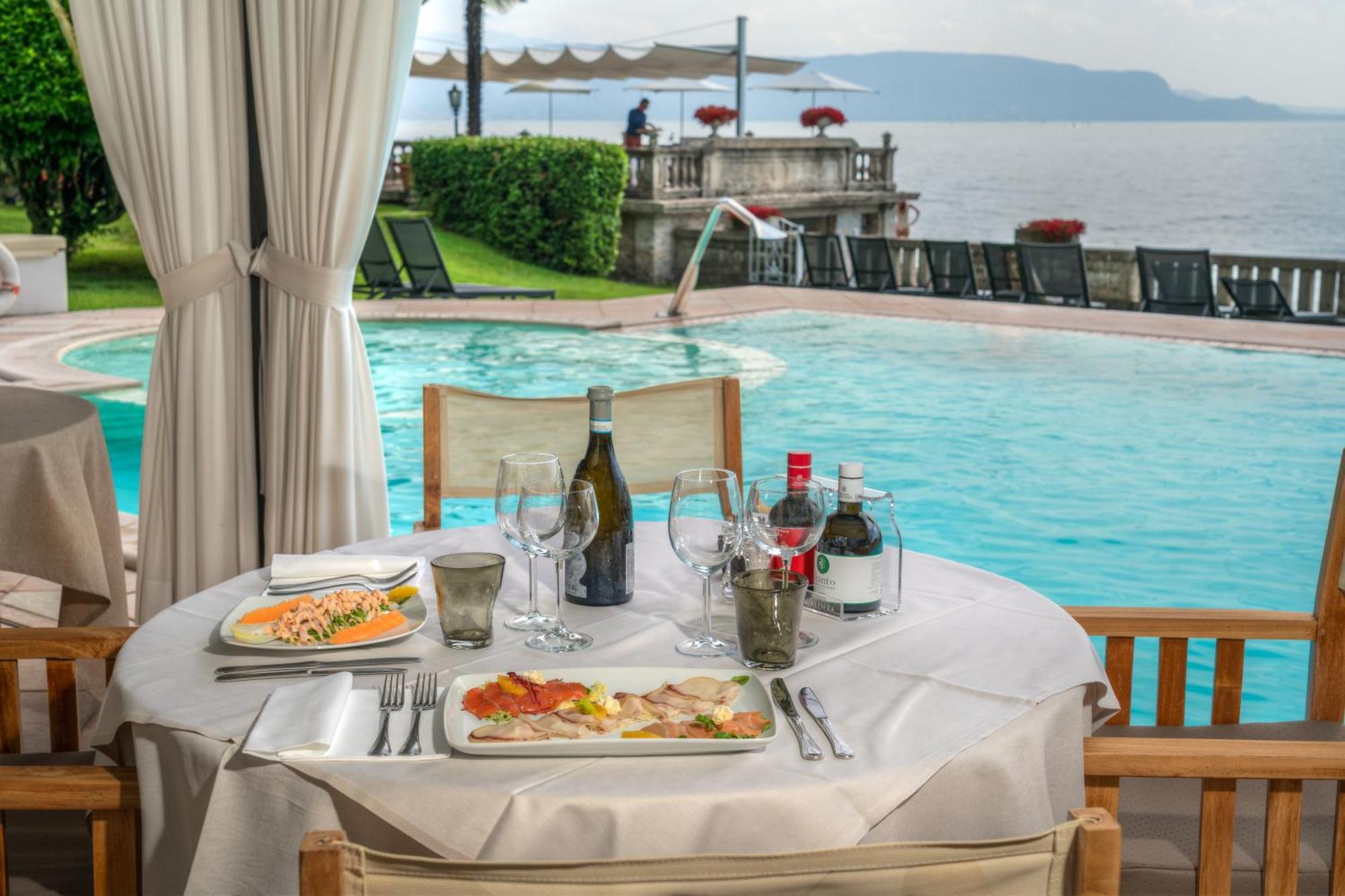 Hotel Villa Capri Гардоне Ривера Екстериор снимка