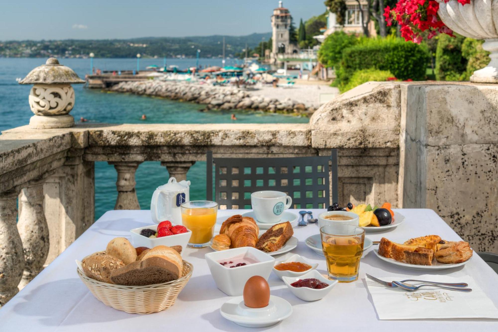 Hotel Villa Capri Гардоне Ривера Екстериор снимка