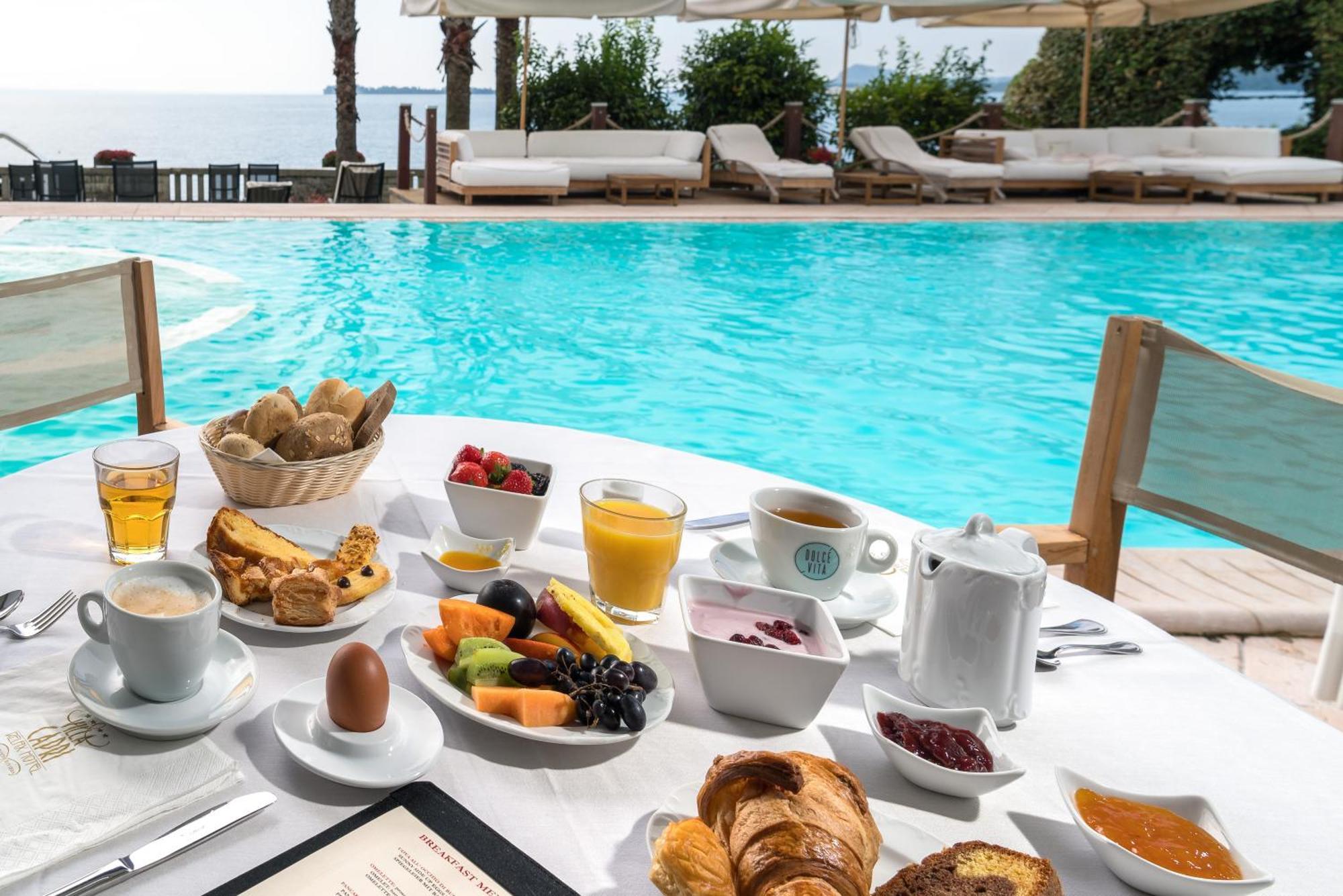 Hotel Villa Capri Гардоне Ривера Екстериор снимка