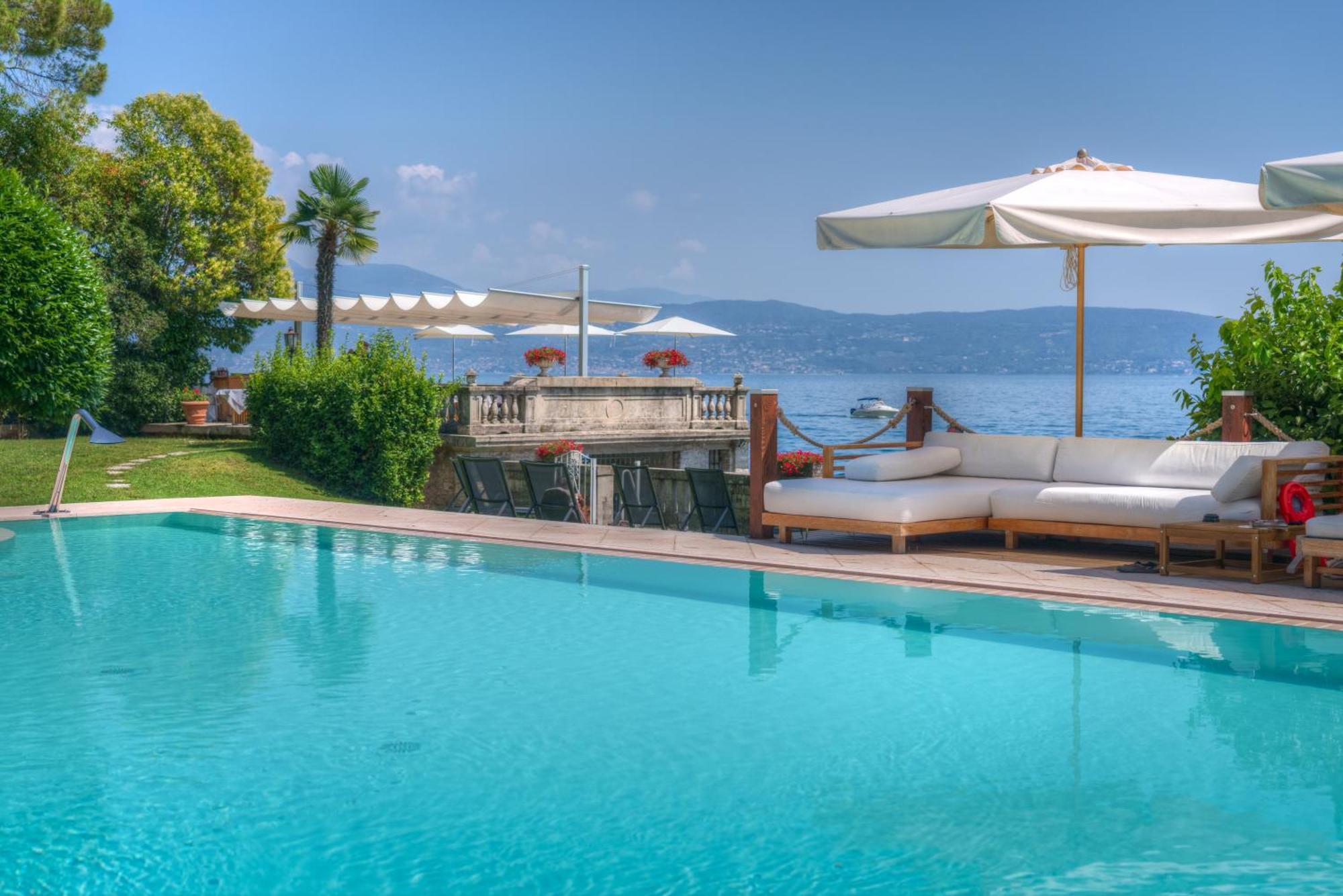 Hotel Villa Capri Гардоне Ривера Екстериор снимка