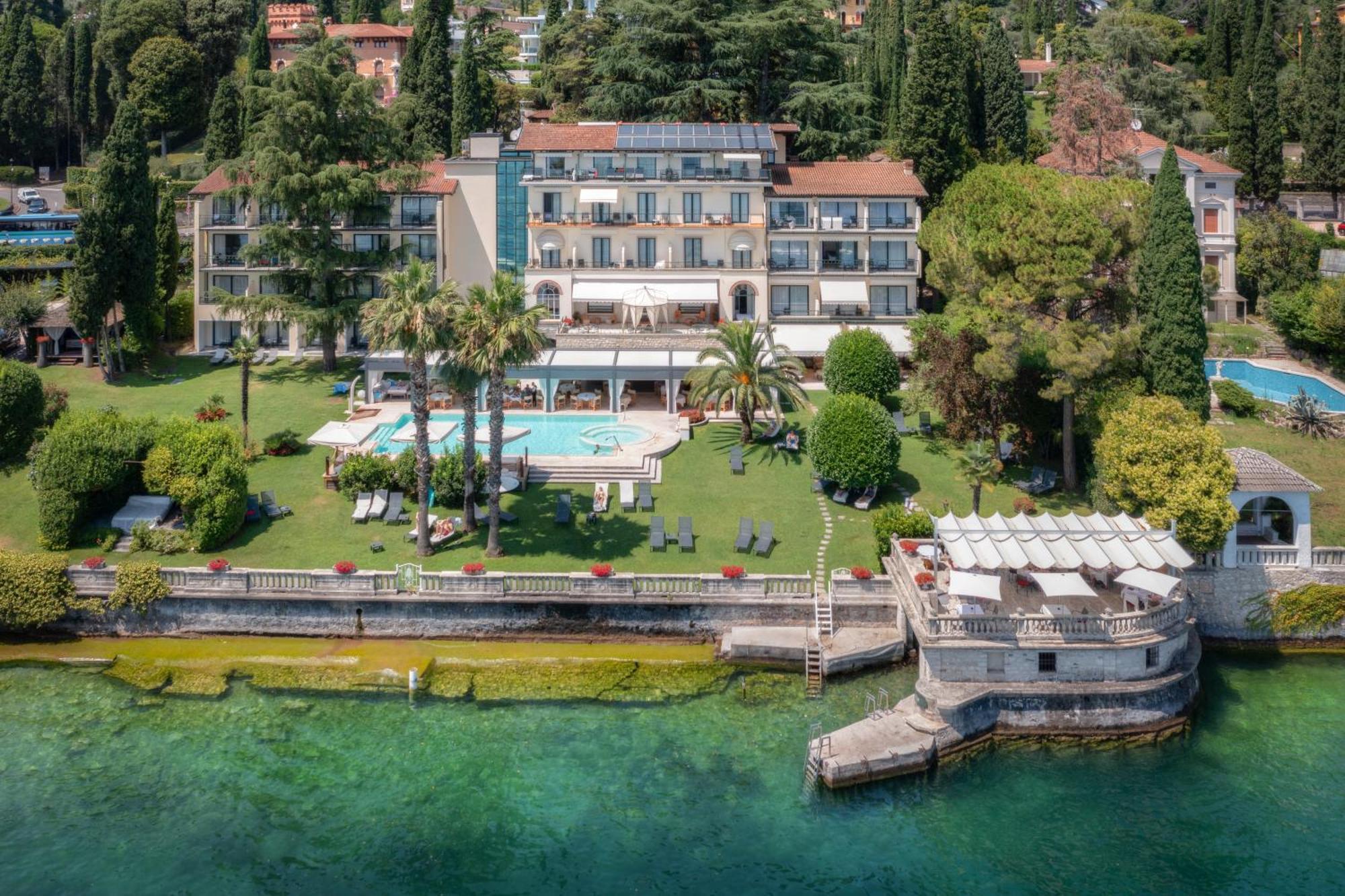 Hotel Villa Capri Гардоне Ривера Екстериор снимка